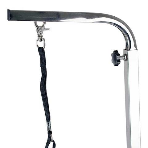 Justerbar galge med strop til fiksering af hund