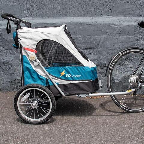 Her ses hele Petstro Safari cykeltraileren - Cykelkoblingen sidder næsten usynligt ved bagerste nav på cykel